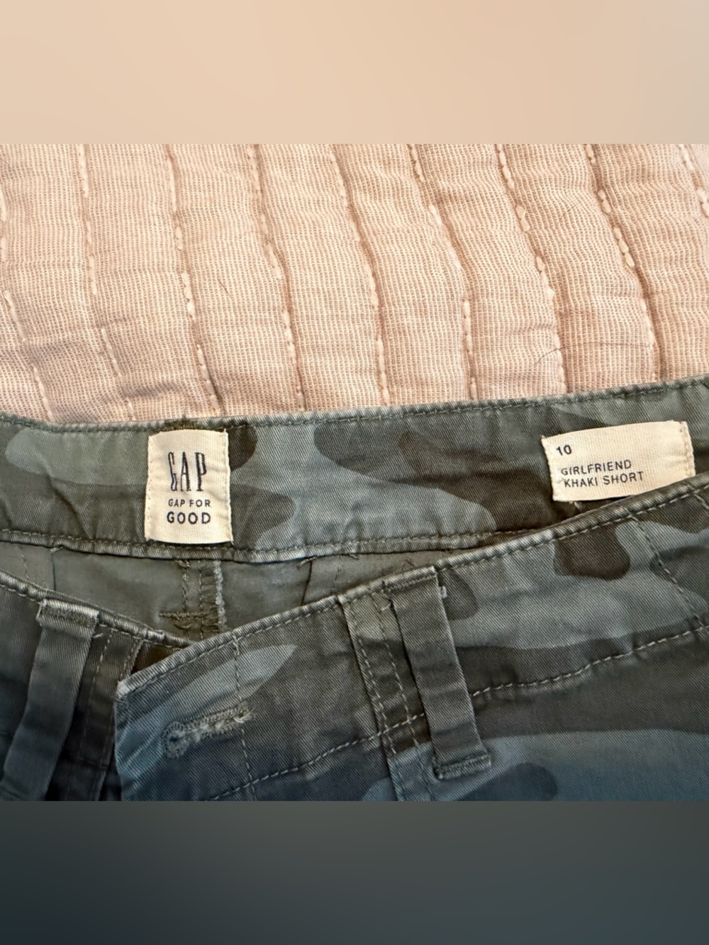 GAP Olive Green Camo Cargo Shorts - Picture 3 of 3